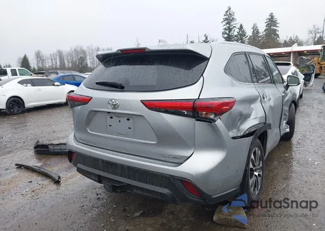 2022 Toyota Highlander Xle из США, поврежденный, VIN 5TDGZRBH3NS178386